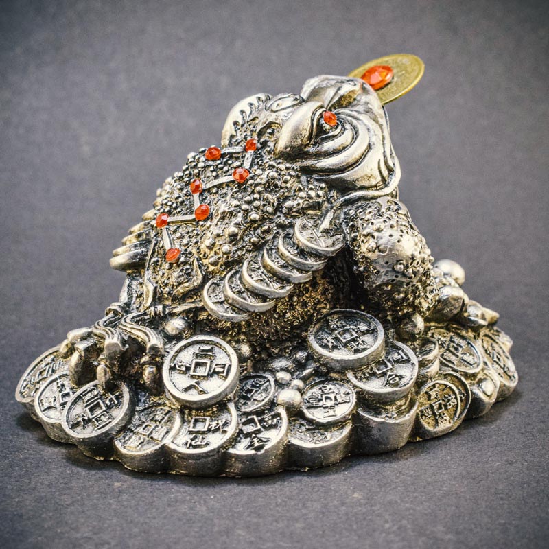 zerencsehozó ezüst Feng Shui béka szobor pénzéremmel