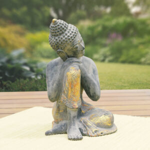 Térdén pihenő Buddha kőszobor | Közepes | Szürke-aranyozott