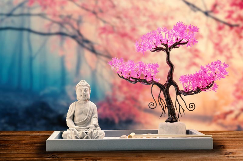 Asztali zen kert Buddha szoborral, rózsaszín cseresznyefával