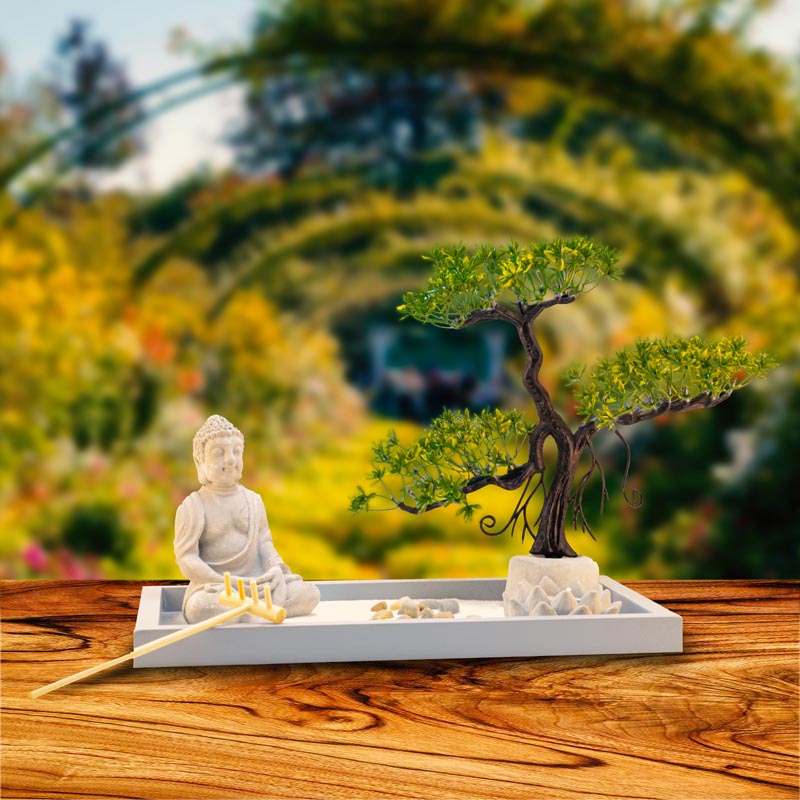 Asztali zen kert Buddha szoborral, zöld fával