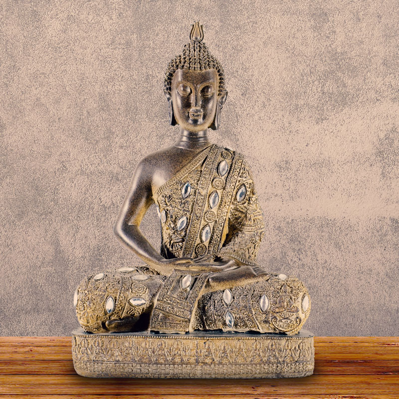 Buddha szobor, tükrökkel díszítve