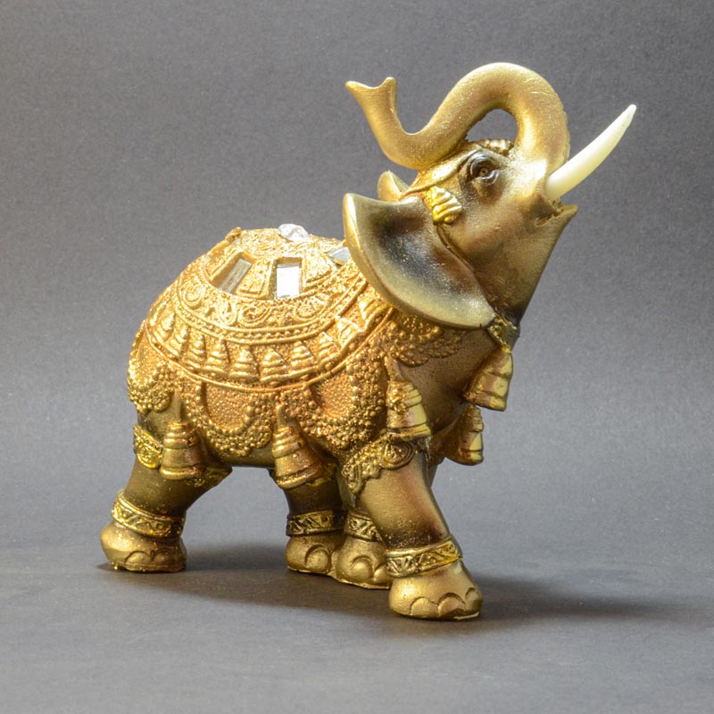 díszes arany elefánt szobor